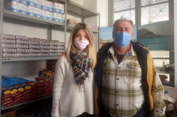 Ευχαριστίες της Αντιδημάρχου Μ. Κάτσικα στον Χρήστο Ντούσκο για την γενναιόδωρη πρόσφορά του στο κοινωνικό παντοπωλείο