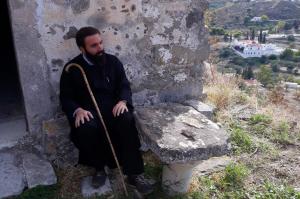 Ο Πρωτοσύγκελλος  της Ι. Μητρόπολης Ύδρας Αρχιμ. Νεκτάριος Δαρδανός επισκέφτηκε την Παλαιά Χώρα της Αίγινας