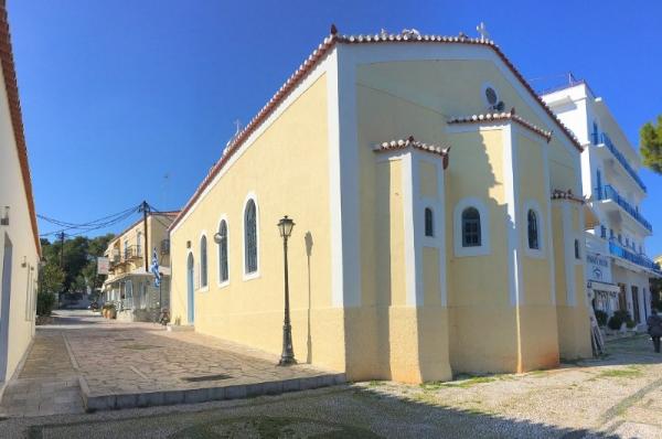 Το διήμερο  16 και 17 Ιανουαρίου, γιορτάζει με λαμπρότητα η ενορία του Αγίου Αντωνίου Σπετσών.