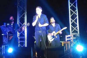 Mε μεγάλη επιτυχία η συναυλία του Μιχάλη Χατζηγιάννη στην Ύδρα