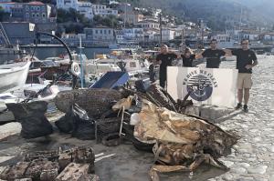 Ολοκληρώθηκε με επιτυχία ο εθελοντικός υποβρύχιος καθαρισμός του λιμανιού της Ύδρας