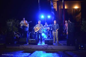 Γλέντι και χορός με τον Βαγγέλη Κονιτόπουλο και την ορχήστρα του στο Καμίνι