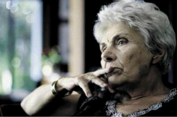 H Ακαδημία Αθηνών για την απώλεια της κορυφαίας ποιήτριας και ακαδημαϊκού Κικής Δημουλά