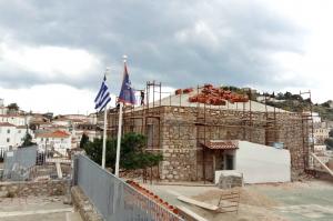 Σε εξέλιξη οι επισκευαστικές εργασίες στο Α' Δημοτικό Σχολείο Ύδρας