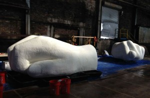 FIGA της Kara Walker, η νέα έκθεση του Ιδρύματος ΔΕΣΤΕ στα Σφαγεία της Ύδρας