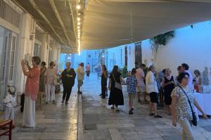 Εγκαινιάστηκε η έκθεση "WOMEN" στην παλιά δημοτική αγορά της Ύδρας