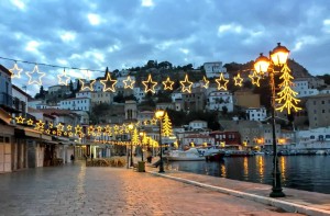 Χρόνια Πολλά από τη γιορτινή Ύδρα