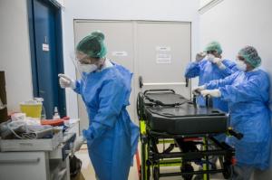 Κορωνοϊός στην Ελλάδα: 3.232 νέα κρούσματα, 755 διασωληνωμένοι, 70 θάνατοι