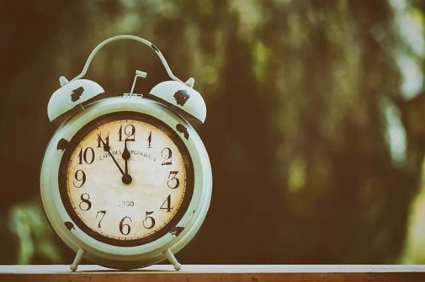 Αλλαγή ώρας:  Πάνε μία ώρα πίσω τα ρολόγια μας ξημερώματα της Κυριακής