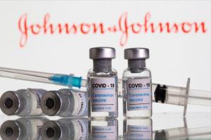 Με το μονοδοσικό εμβόλιο της Johnson &amp; Johnson συνεχίζεται στην Ύδρα ο εμβολιασμός