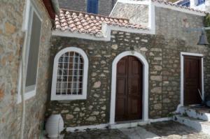 Εορτάζει το παρεκκλήσι του Αγίου Ευσταθίου. Τον Σεβασμιότατο θα εκπροσωπήσει ο Πανοσ . Πρωτοσύγκελλος Αρχιμ. π. Νεκτάριος Δαρδανός