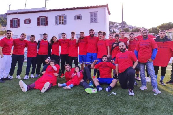 Νέα αθλητικά μπλουζάκια για τον Α.Ο.Υ. | Μια χορηγία του Δημήτρη Τσαγκάρη