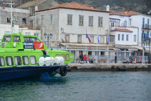 Επεκτείνεται η έκπτωση 50% για τους μόνιμους κατοίκους από τη HSW