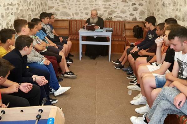 Αρχίζουν οι κατηχητικές συναντήσεις των αγοριών του Γυμνασίου και Λυκείου Ύδρας