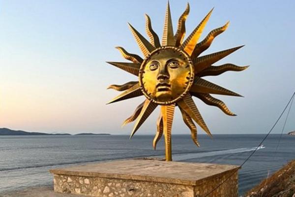 Ξανά ανοικτή  η έκθεση "Apollo" του Jeff Koons στα Σφαγεία