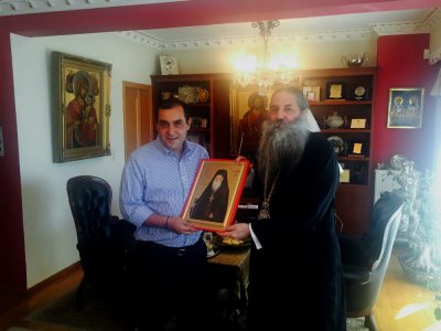 Συνάντηση του Κώστα Κατσαφάδου με τον Μητροπολίτη Πειραιώς κ.κ. Σεραφείμ