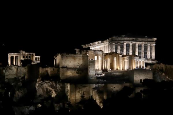 Στη μοναδική τελετή για την παρουσίαση του νέου φωτισμού της Ακρόπολης, ο Περιφερειάρχης Αττικής Γ. Πατούλης