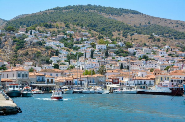 Συγκρατημένη αισιοδοξία για την τουριστική κίνηση