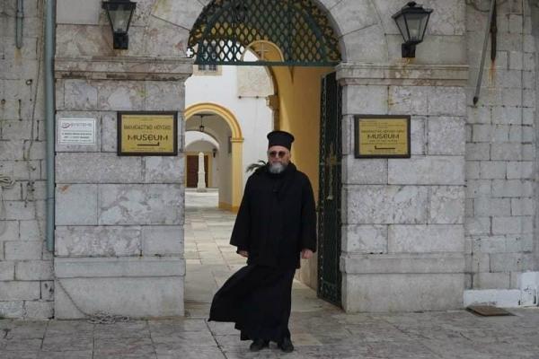 Πανηγυρικά ήχησαν  οι καμπάνες του Ιστορικού Μοναστηριού, νυν Καθεδρικού Ναού της Ύδρας. Ευχές από τον πρωτ. Α. Δαρδανό