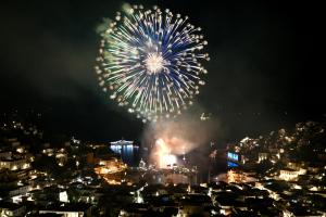 Γιορτάστηκαν   εντυπωσιακά τα Μιαούλεια στην Ύδρα