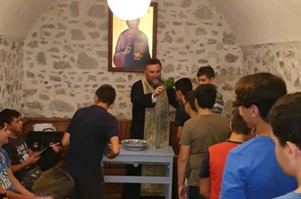 Σε ευχάριστο κλίμα η πρώτη συνάντηση των αγοριών Γυμνασίου - Λυκείου Ύδρας. Καλή κατηχητική χρονιά!