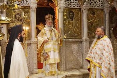 Προεξάρχοντος του Μητροπολίτη ΕΦΡΑΙΜ τελέστηκε στον Καθεδρικό Ναό Ύδρας η Ιερά Αγρυπνία επί τη αποδόσει του Πάσχα