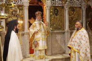 Προεξάρχοντος του Μητροπολίτη ΕΦΡΑΙΜ τελέστηκε στον Καθεδρικό Ναό Ύδρας η Ιερά Αγρυπνία επί τη αποδόσει του Πάσχα