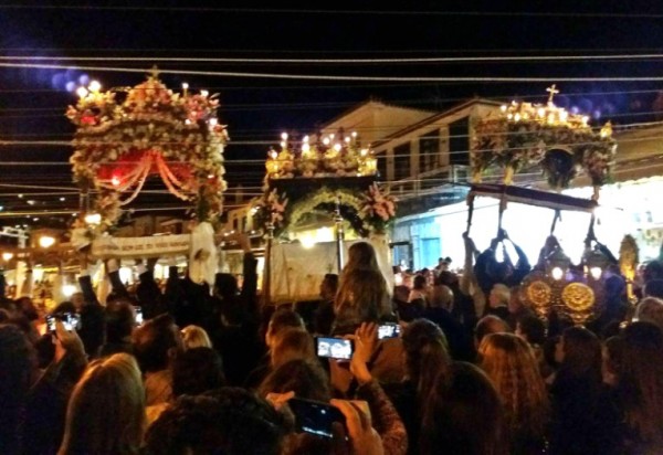 Σε κλίμα συγκίνησης και με κοσμοσυρροή η κορύφωση του θείου δράματος στην Ύδρα