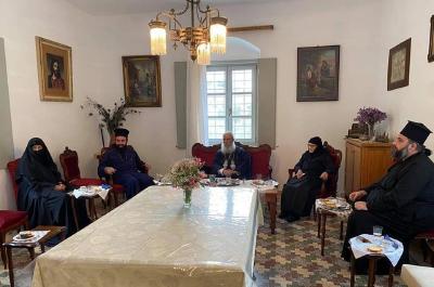 Ιερούργησε στο Ησυχαστήριο των Αγίων Φωτεινής και Ελισάβετ Ύδρας