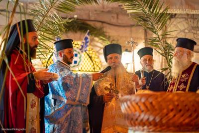 Γιορτή Κοιμήσεως Θεοτόκου - Με λαμπρότητα ο Μέγας Αρχιερατικός Εσπερινός και η περιφορά της εικόνας της Φανερωμένης