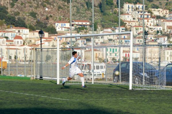 Μονόδρομος η προσωρινή άδεια στο γήπεδο της Ύδρας για τη συμμετοχή του ΑΟΥ στο πρωτάθλημα