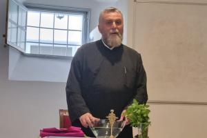 Με αγιασμό  από τον Πρωτ. π. Ακίνδυνο Δαρδανό Γ.Α.Ε. έγινε η έναρξη της συνάντησης των παιδιών Γυμνασίου και Λυκείου