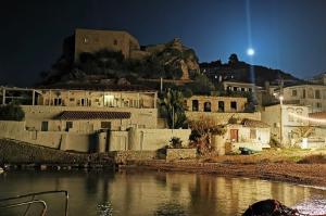 Πανσέληνος του χιονιού: Απολαύστε την τελευταία πανσέληνο του χειμώνα σήμερα το βράδυ στον ουρανό της Ύδρας