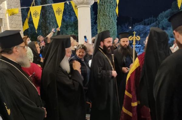 Με λαμπρότητα τελέστηκε ο Μέγας Πολυαρχιερατικός Εσπερινός στον Ι. Ναό του Αγίου Νεκταρίου στην Αίγινα