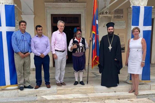 Τον Αμερικανό Πρέσβη Τζέφρυ Πάιατ καλοσώρισε στον Καθεδρικό Ναό ο Πρωτοσύγκελλος π. Νεκτάριος Δαρδανός