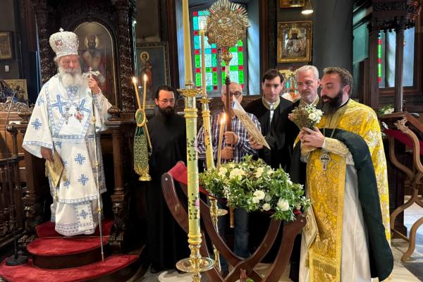 Ο Μητροπολίτης  κ. Εφραίμ στην εορτή της Υψώσεως του Τιμίου Σταυρού στον Ι. Καθεδρικό Ναό Ύδρας
