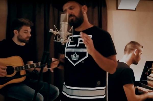 Kαινούρια ακουστική έκδοση του single Under The Sky των Deejay Nic the band