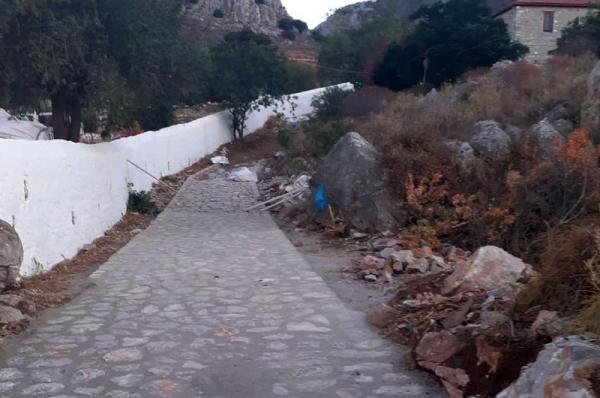 Ξεκίνησε η κατασκευή νέων καλντεριμιών στις περιοχές Αγία Φωτεινή και Αγίου Αντωνίου στο Καμίνι.