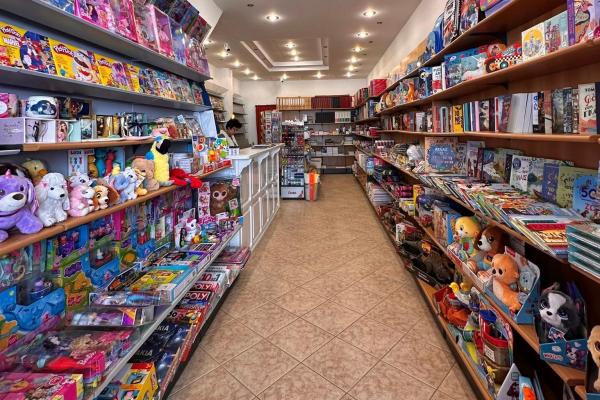 Επανεκκίνηση   για το βιβλιοπωλείο της Ύδρας με νέα διαχείριση