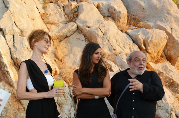 Ο χρόνος πάγωσε, το πράσινο έγινε μπλε! Με επιτυχία τα εγκαίνια του project της Μαρίας Τσάγκαρη