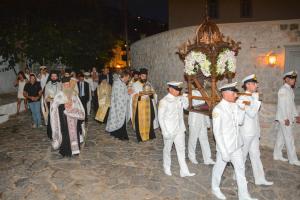 Σε κλίμα κατάνυξης η λιτάνευση της ιερής εικόνας της Παναγίας Φανερωμένης στην Ύδρα