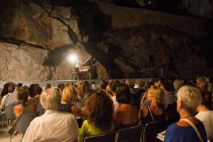 Γαλλική Εβδομάδα: Η Svetlana Karpunkina έδωσε ρεσιτάλ πιάνου με έργα Σοπέν