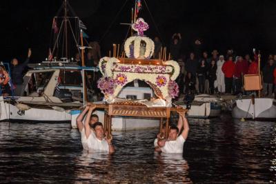 Σε κλίμα μεγάλης κατάνυξης η κορύφωση του θείου δράματος στην Ύδρα