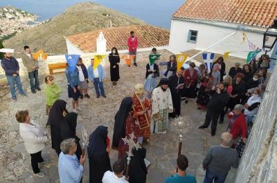 Με κατάνυξη  η Ιερά πανήγυρις στην Ι. Μονή Αγίας Ματρώνης προεξάρχοντος του Ποιμενάρχη κ.κ. ΕΦΡΑΙΜ