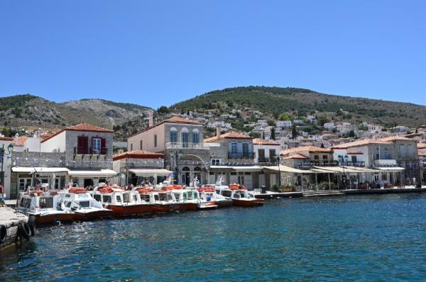 Συνέντευξη   του Παναγιώτη Ράμπια για τον νέο Εμπορικό Σύλλογο της Ύδρας και την έλευση της "Yπεραγοράς" Κρητικός στο νησί