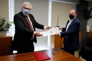Μνημόνιο Συνεργασίας  υπέγραψαν το Πανεπιστήμιο Πειραιώς και το ΑΠΕ-ΜΠΕ