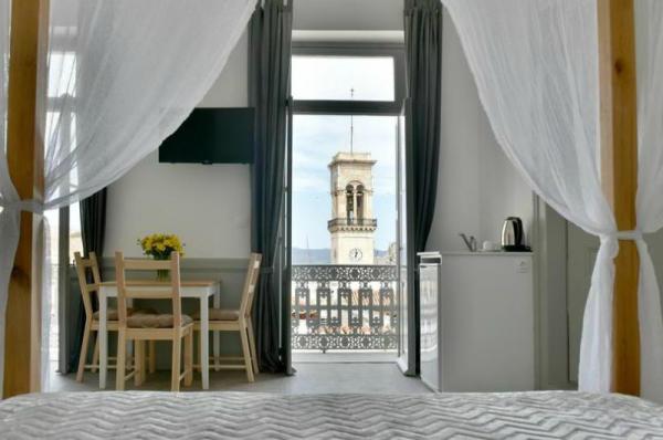 Παραχώρηση του ξενώνα Guest House του Χρήστου Ντούσκου για τις ανάγκες του Κουλούρειου Νοσοκομείου