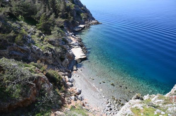Στις 10 καλύτερες, χωρίς πρόσβαση, παραλίες του κόσμου το Αυλάκι της Ύδρας