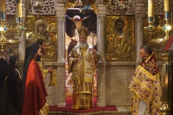 Ανήμερα των Χριστουγέννων ο Μητροπολίτης Ύδρας ΕΦΡΑΙΜ ιερούργησε στον Ι. Καθεδρικό Ναό