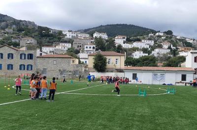 Οι μαθητές των σχολείων της Ύδρας απόλαυσαν τη γιορτή αθλητισμού Kids' Athletics!